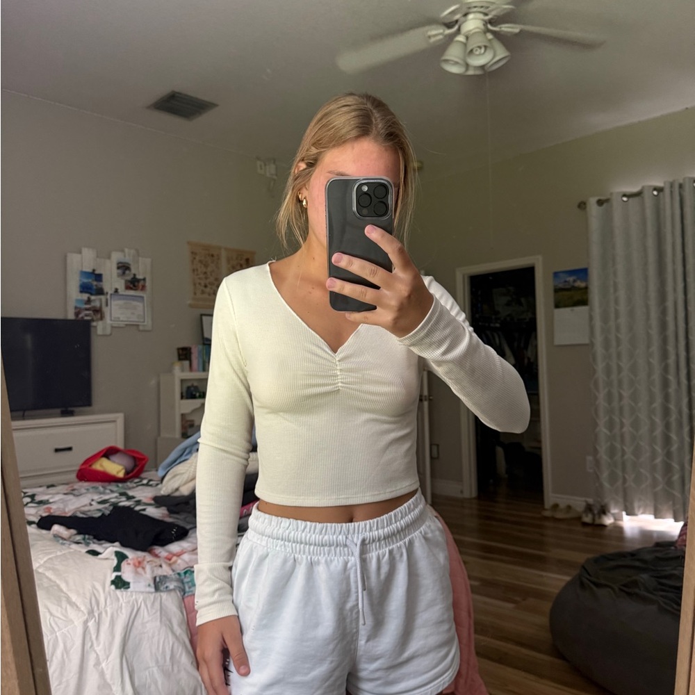 Elegant Cream V-Neck Long Sleeve Top